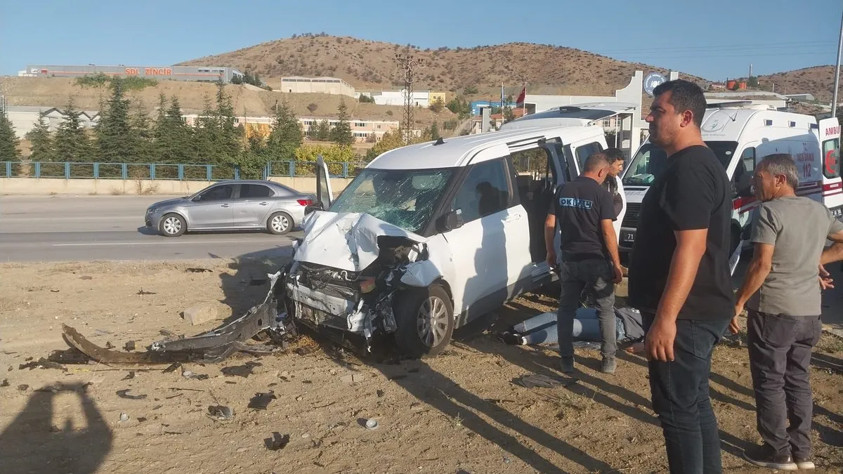 Kırıkkale’de organize sanayi kavşağında kaza: 1 ölü, 1 yaralı