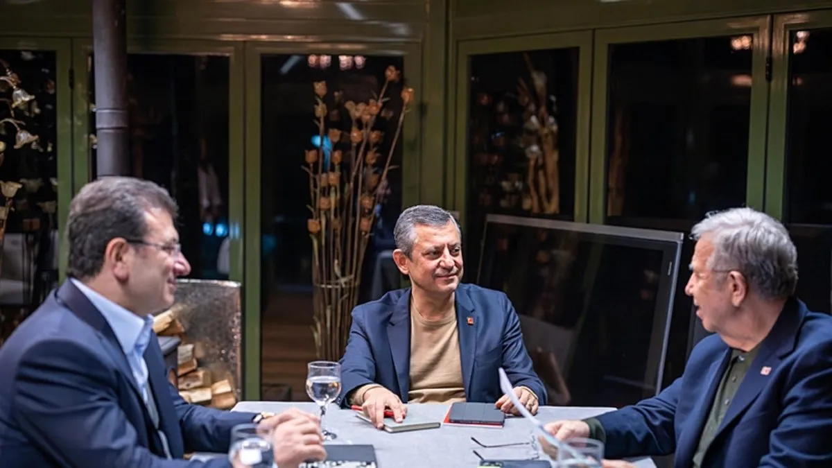 Mansur Yavaş’tan Ekrem İmamoğlu’na uyarı: “Bu saldırıyı durdurun!” Belgeleri çıkardı, tek tek gösterdi