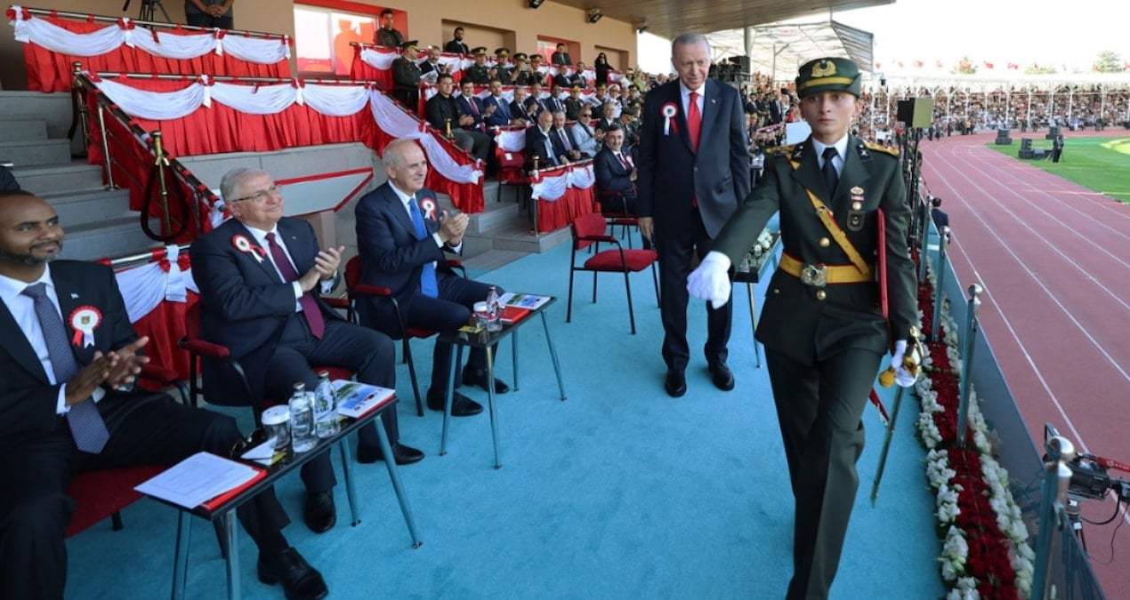 O gün alkışlayanlar daha sonra çark etti