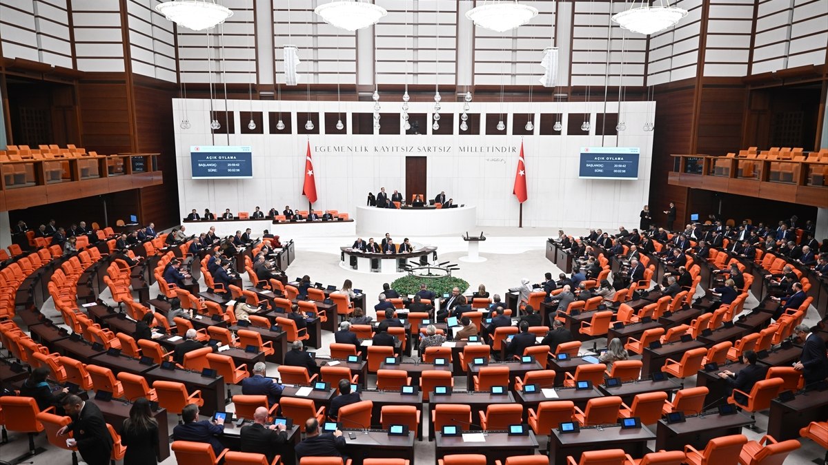TBMM’de Kürtçe gerilimi: İyi Parti ve DEM’li vekiller tartıştı
